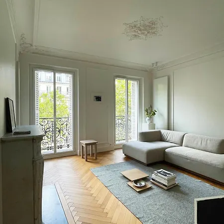 New Design & Large 1 Bdr - Montmartre 18 아파트