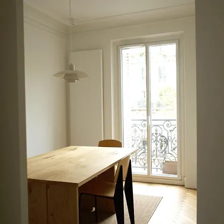New Design & Large 1 Bdr - Montmartre 18 아파트 *