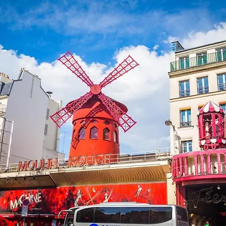 New Design & Large 1 Bdr - Montmartre 18 *