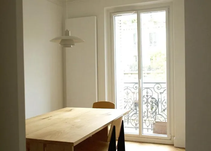 New Design & Large 1 Bdr - Montmartre 18 아파트 *